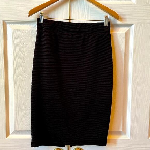 BLACK PENCIL SKIRT BY FIG & BLU SIZE LARGE EUC - Picture 1 of 5